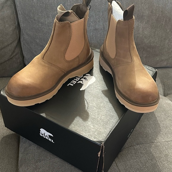 Sorel waterproof Chelsee Boots. Size 7 - Picture 3 of 3